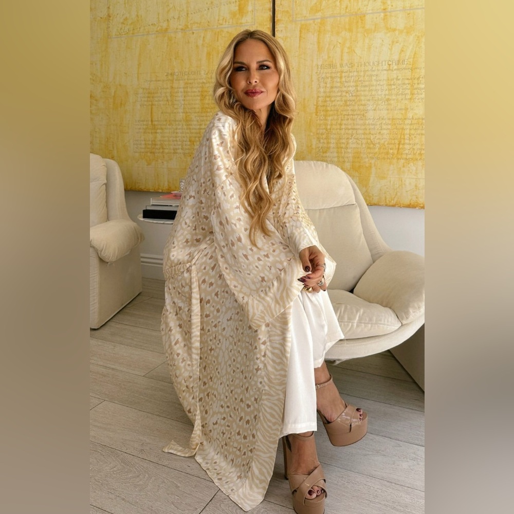 Show me your Mumu x Curateur The Harlow Robe O/S NWT
